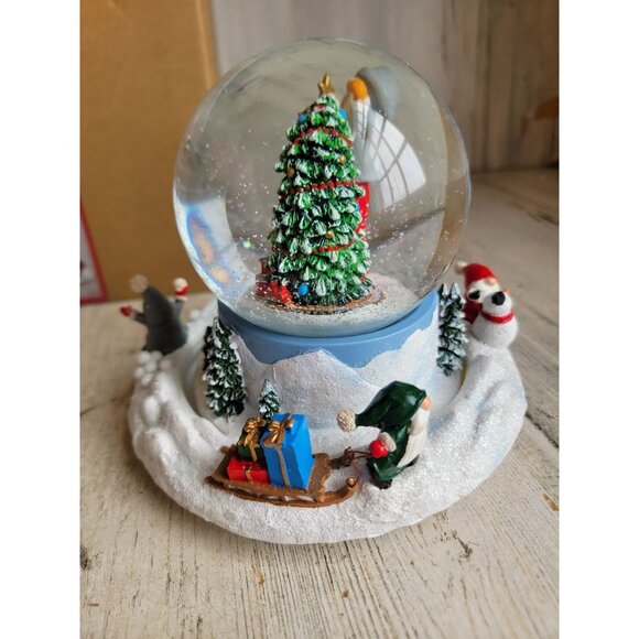 Roman Gittle dome Gnome snow globe wind up movement music Xmas - Picture 8 of 9